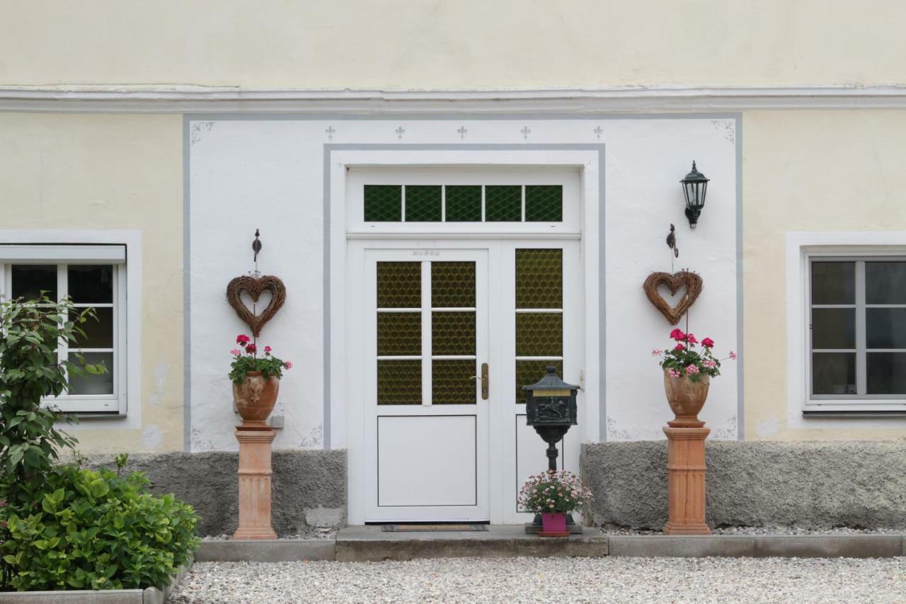 Gutshof Bartl 1 Apartment Klagenfurt am Woerthersee ภายนอก รูปภาพ