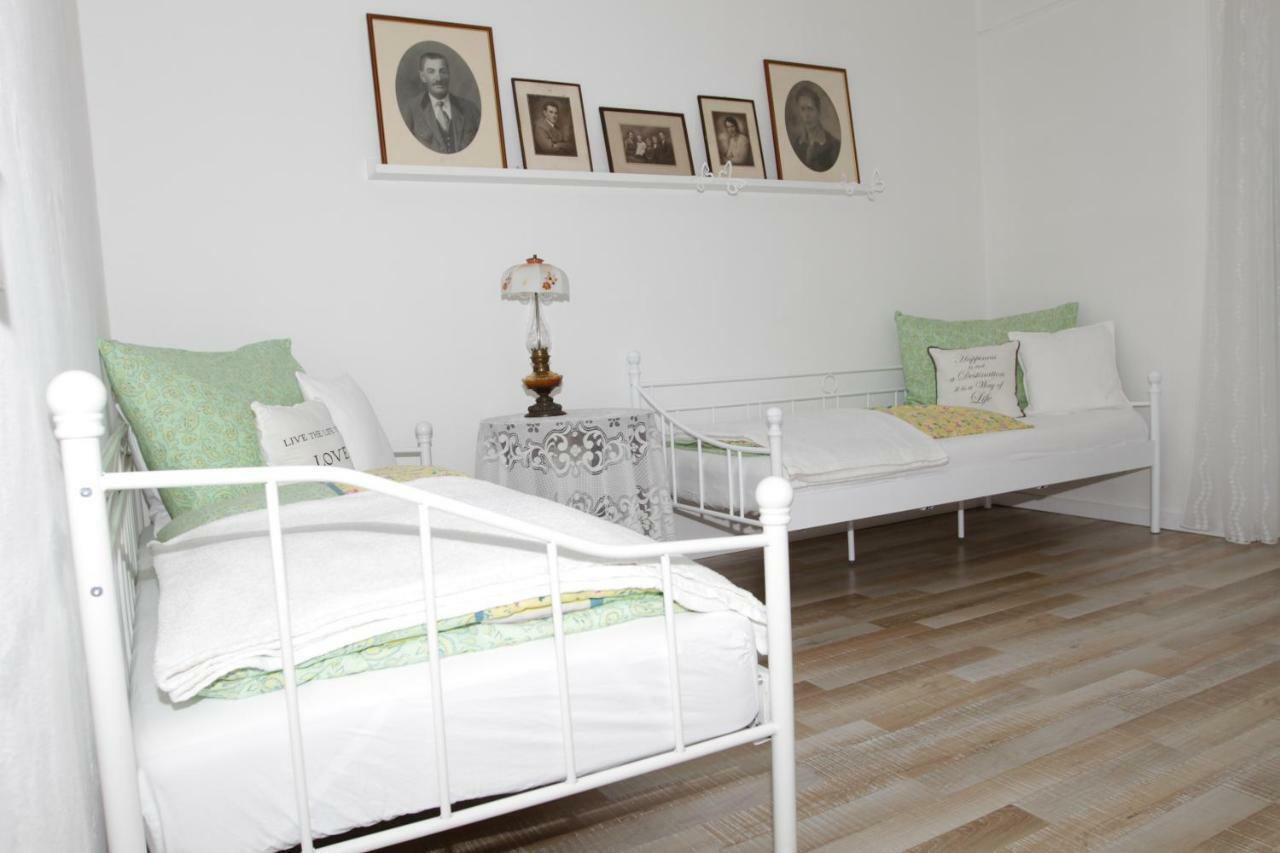 Gutshof Bartl 1 Apartment Klagenfurt am Woerthersee ภายนอก รูปภาพ