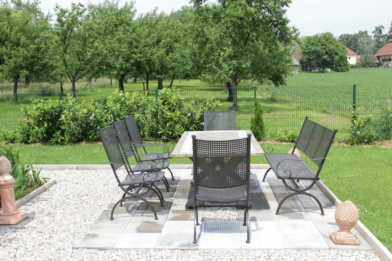 Gutshof Bartl 1 Apartment Klagenfurt am Woerthersee ภายนอก รูปภาพ