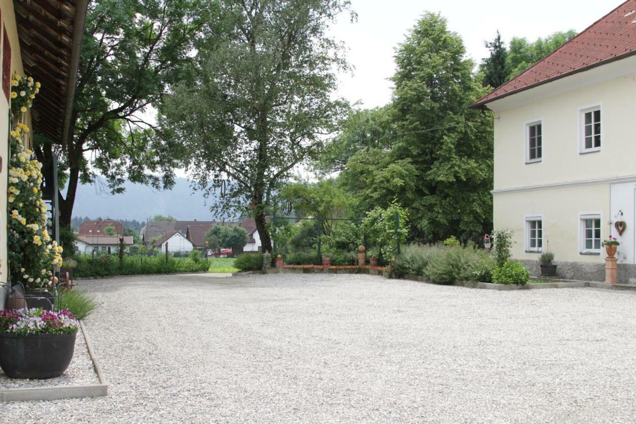 Gutshof Bartl 1 Apartment Klagenfurt am Woerthersee ภายนอก รูปภาพ